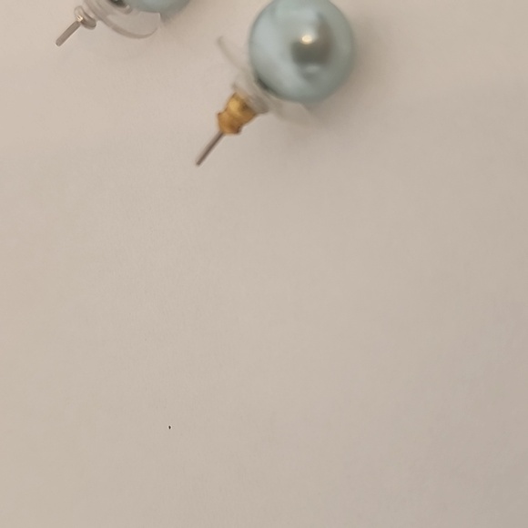 blue faux pearl earrings - Picture 2 of 2